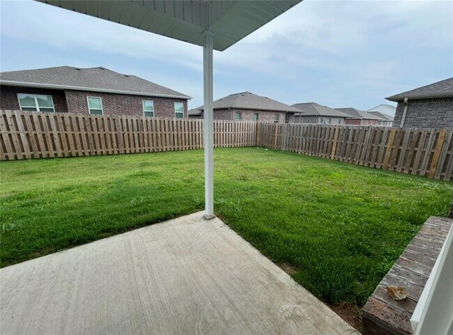 Building Photo - 2111 Periwinkle Pl