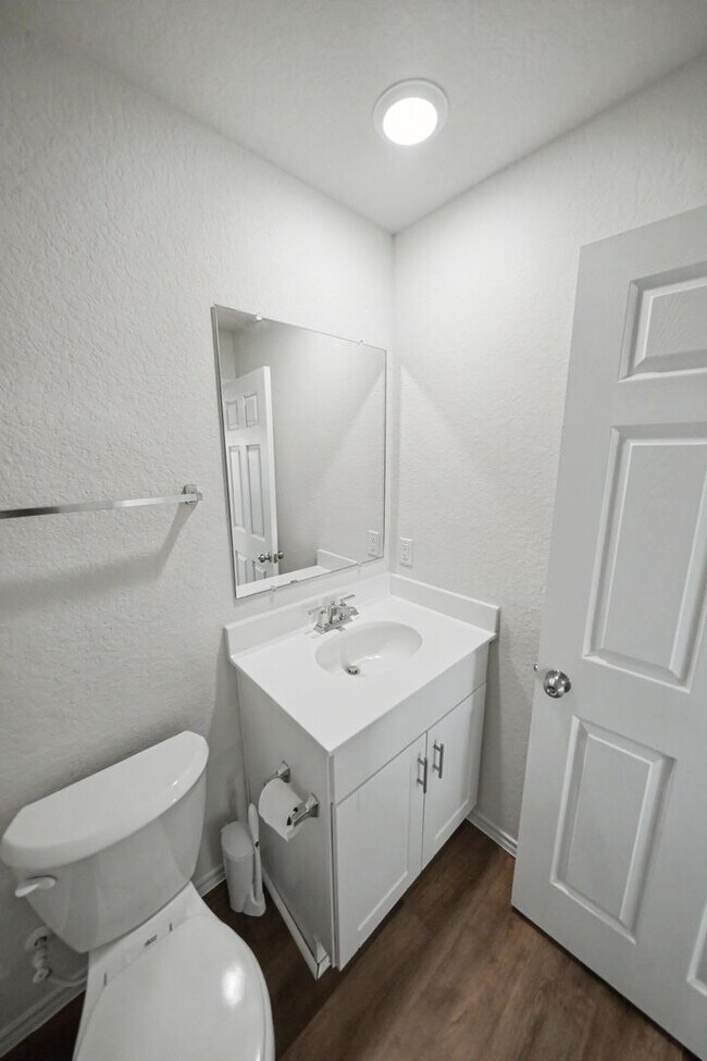 Building Photo - Open-Concept 3BR + Game Room Near Fort Sam & Randolph - Realtor Commission: $500