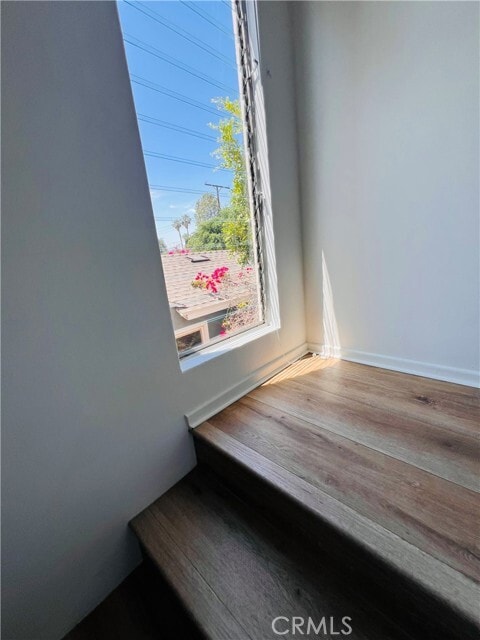 Building Photo - 6637 Balcom Ave
