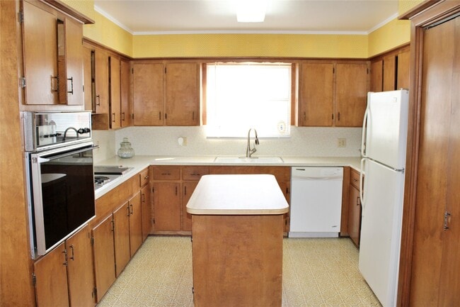 Building Photo - 218 Smith St