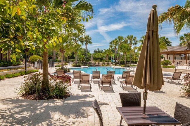 Building Photo - 5870 Fishhawk Ridge Dr