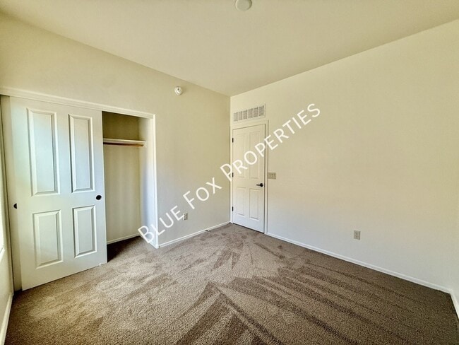 Building Photo - 6658 S Stone Fly Dr