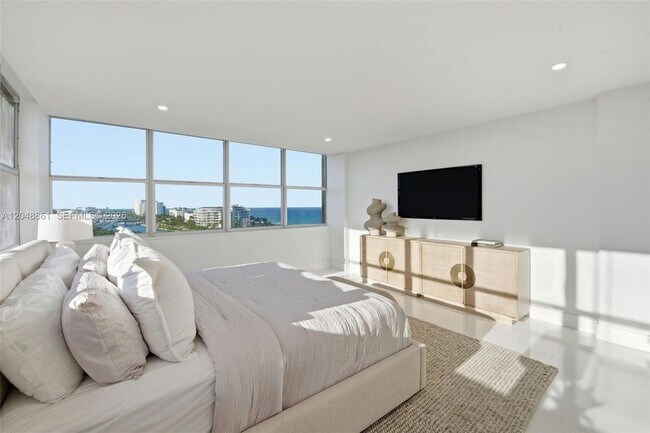 Building Photo - 1180 S Ocean Blvd