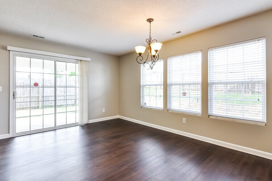 Building Photo - 1101 Tellis Dr