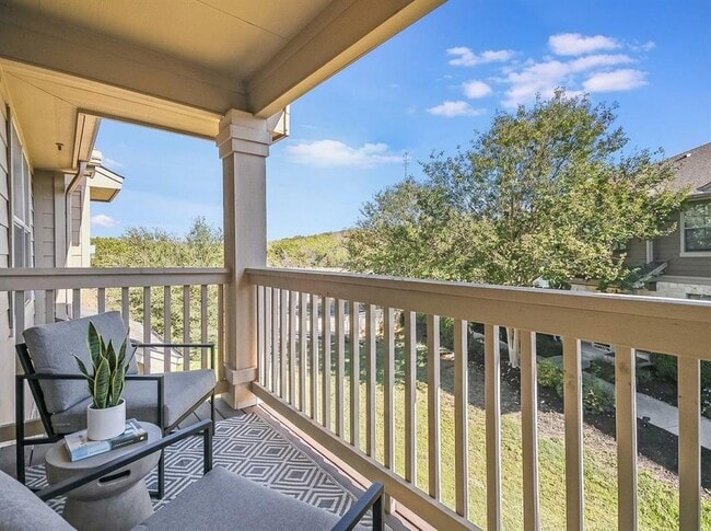 Building Photo - 9201 Brodie Ln