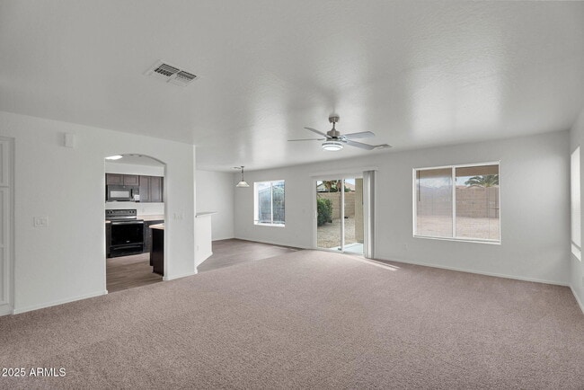 Building Photo - 31362 N Blackfoot Dr