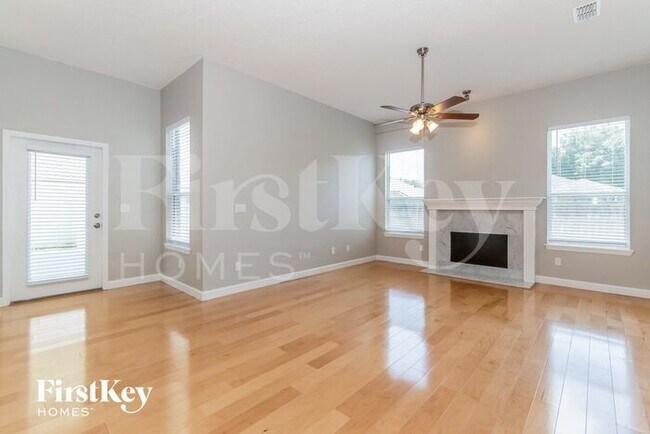 Building Photo - 863 Songbird Dr