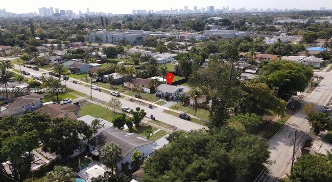 Building Photo - 2740 Dewey St