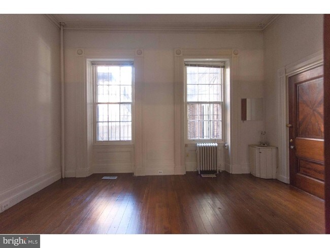 Building Photo - 916 Spruce St