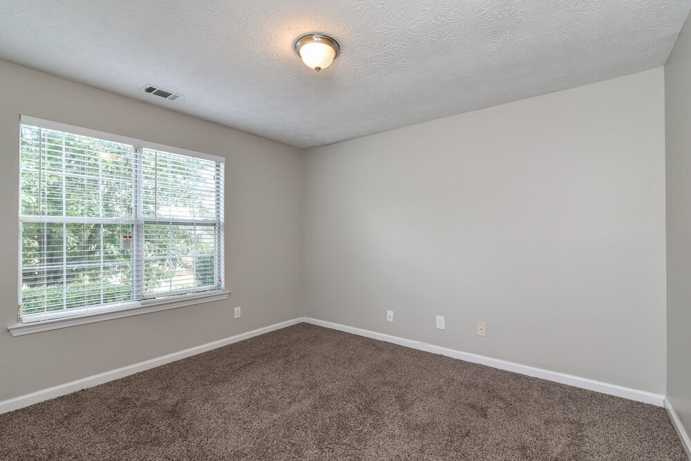 Building Photo - 508 Village Cir