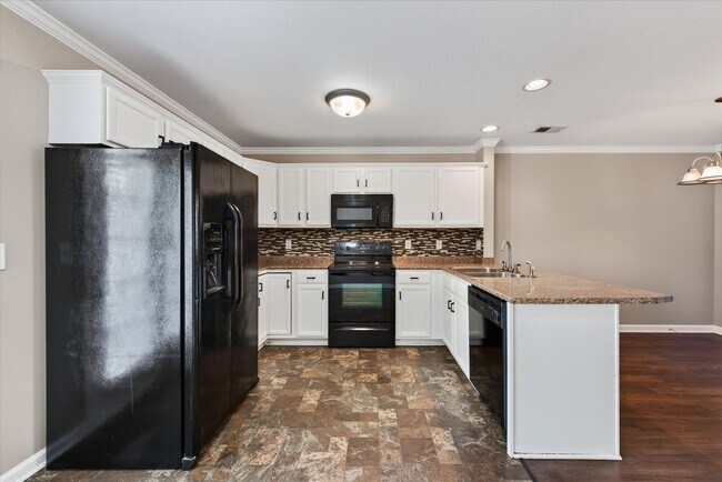 Building Photo - 343 Sam Houston Cir