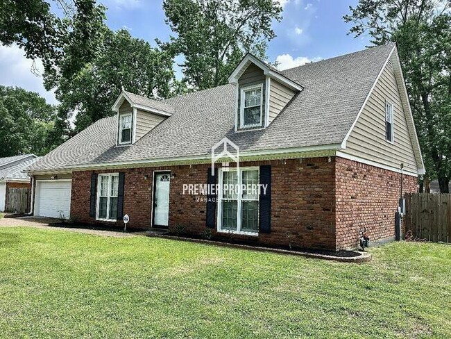 Building Photo - 6667 Amersham Dr