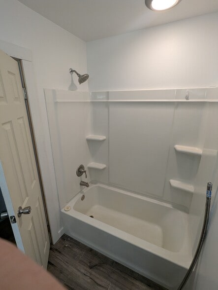 Building Photo - 4527 Hanover Ave