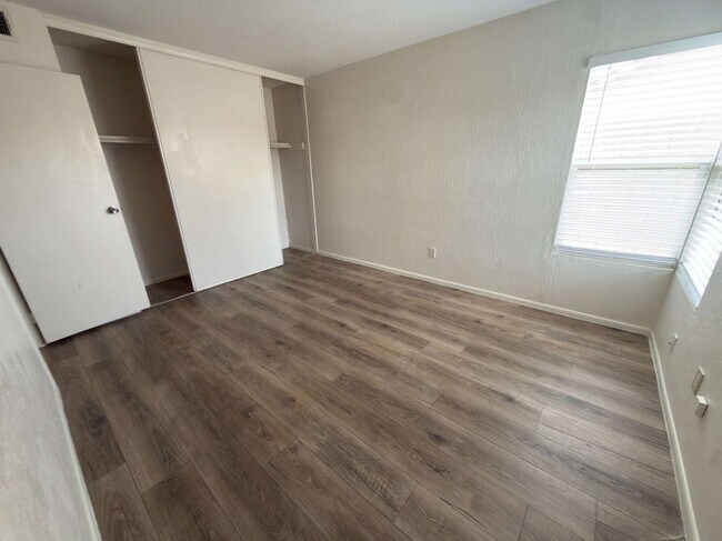 Building Photo - 14814 N 59th Dr