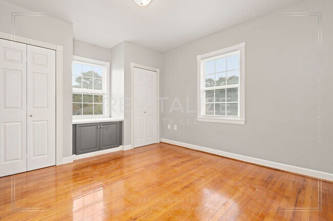 Building Photo - 214 Upham St