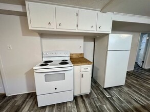 Building Photo - Recently updated basement apartment ready now!