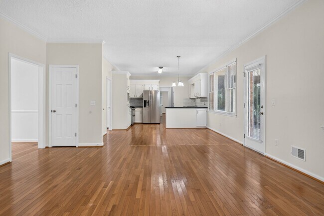 Building Photo - Beautiful home in Spring Valley