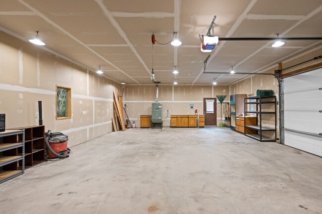 Building Photo - 726 Goldfinch Rd