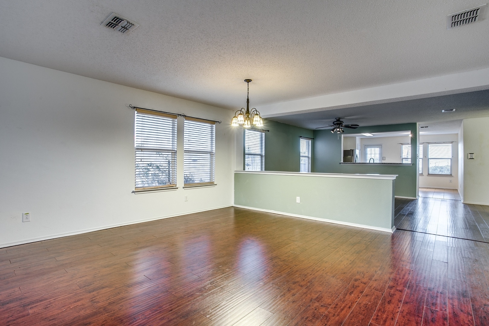 Building Photo - 3820 Bandera Ranch Rd