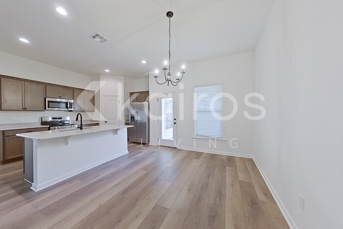 Building Photo - 114 Rainfall Ln