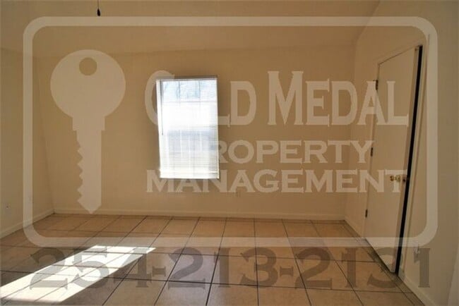 Building Photo - 4008 Pilgram Dr