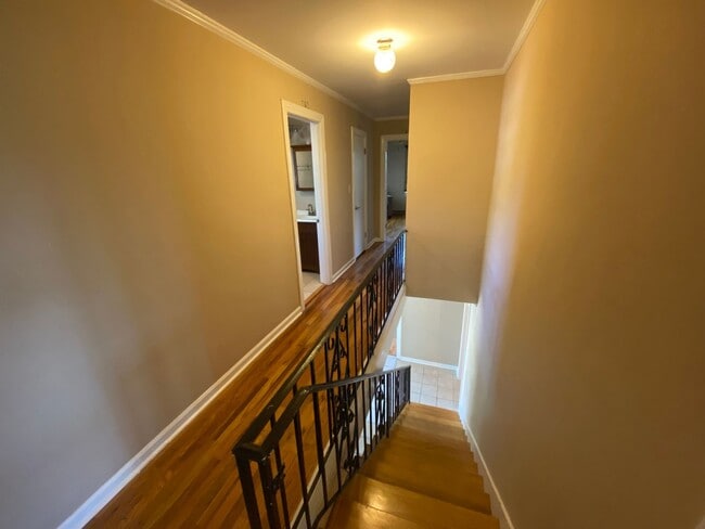 Building Photo - Kennedy Drive Retreat - 4 bedrm with bonus and billards room