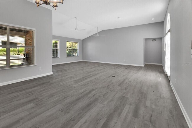 Building Photo - 2410 S Glen Eagles Dr
