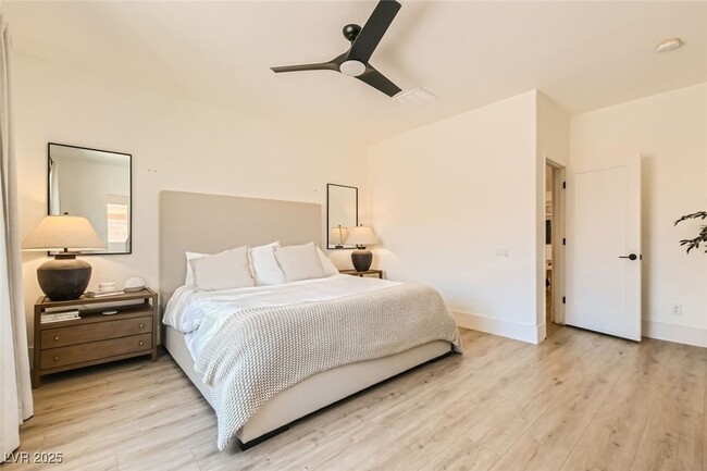 Building Photo - 2724 Mintlaw Ave