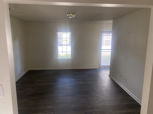 Building Photo - 1309 Waverly Ave