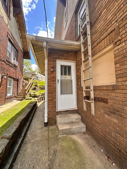 Entrance to Apt 4 - 664 Spruce St