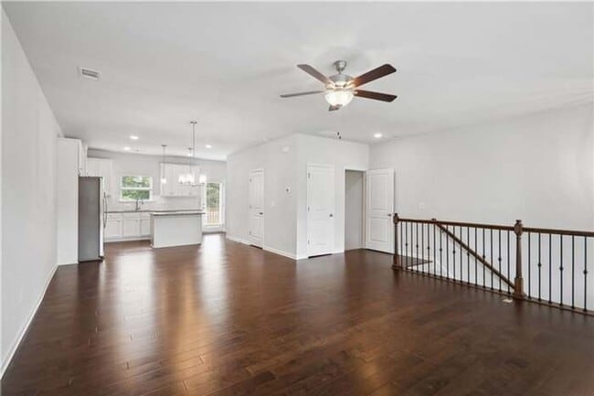 Building Photo - 4 Bedroom Townhome in Kennesaw