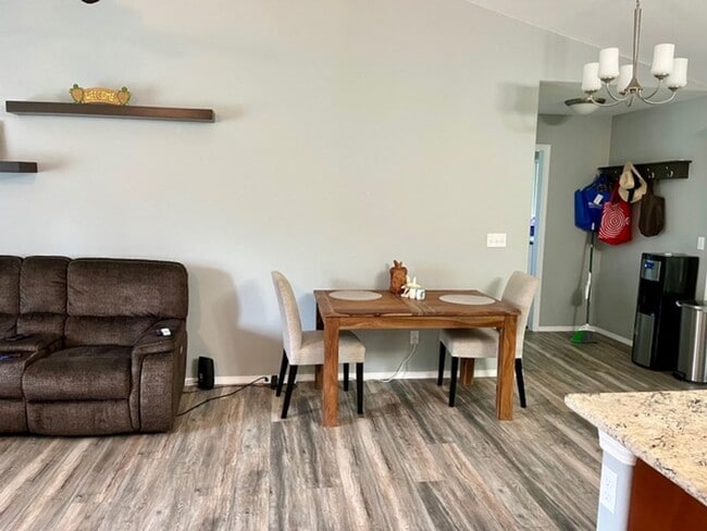 Building Photo - Charming 3BR / 2BA Home in Hawaiian Paradise Park