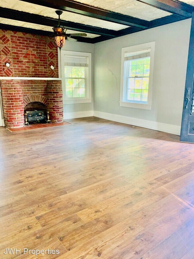 Building Photo - 4 br, 2.5 bath House - 1040 Blanchard Place