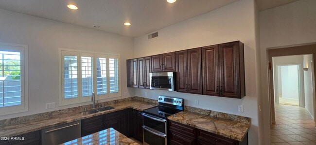 Building Photo - 21506 N 73rd Ave