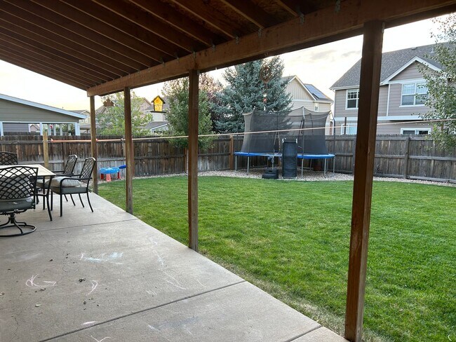 Building Photo - Welcome to your new home!  3 beds, 2.5 bat...