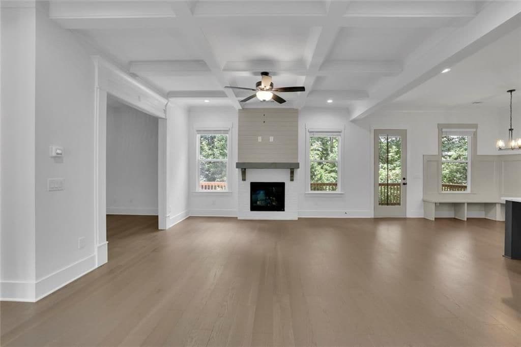 Building Photo - 6181 Shoreland Cir