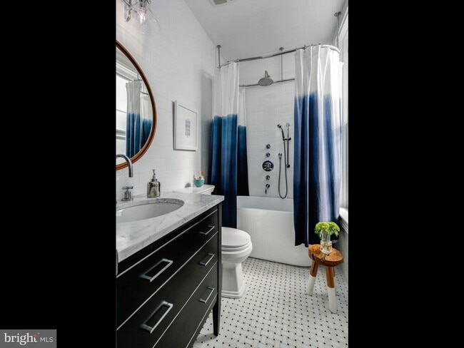 Building Photo - 1450 T St NW