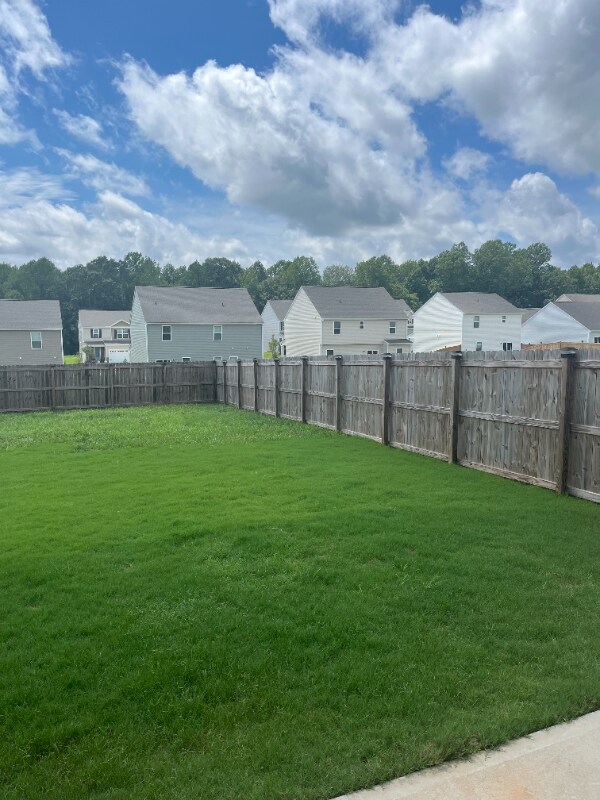 Building Photo - 105 Level Dr