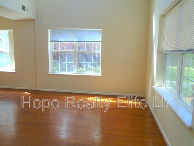 Building Photo - 1619 Monterey Rd