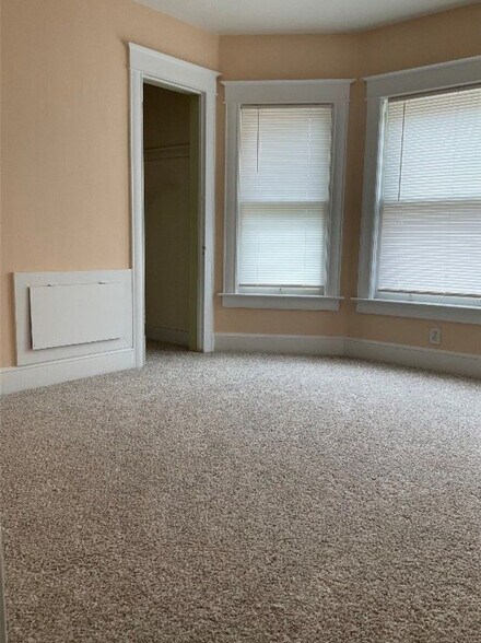 Building Photo - 614 Chenango St