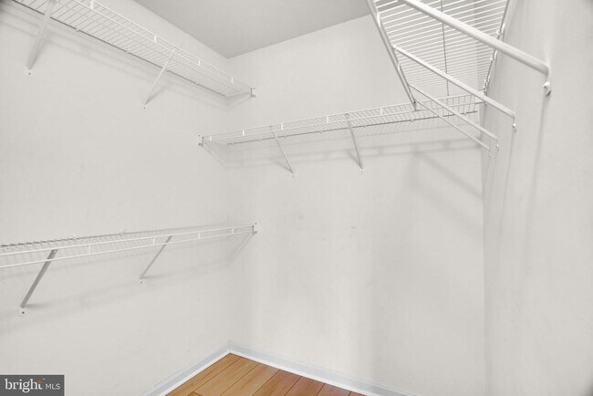 Building Photo - 42598 Chisholm Dr