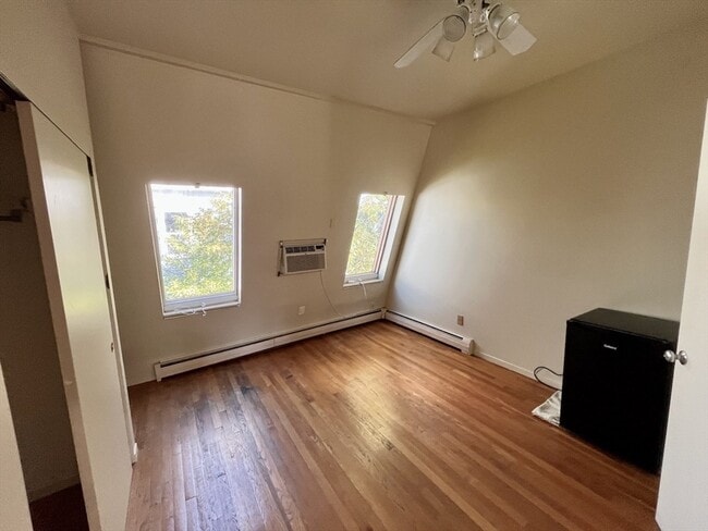 Building Photo - 44 Gorham St