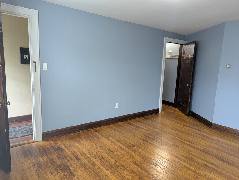 Living Room - 401 Cornell Ave