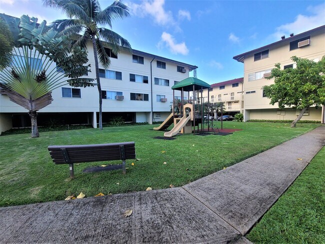 Building Photo - Kailua Town convenience. 2 bed, 1.5 bath, ...