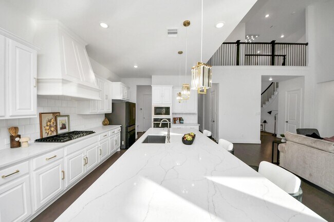 Building Photo - 10719 Klaria Cres Ct