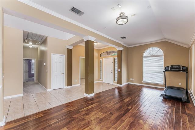 Building Photo - 2832 Bluffview Dr