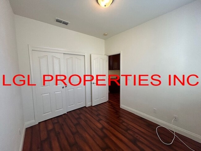 Building Photo - 2826 Maybrook Dr