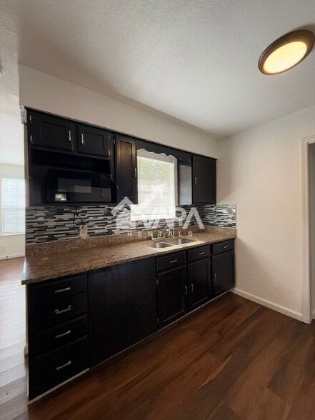 Building Photo - 5607 Summer Gold Dr