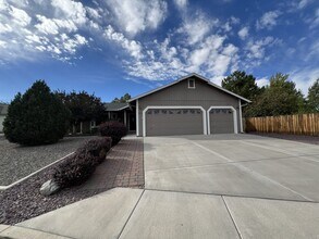Building Photo - 3 bedroom/2 Bath in Spanish Springs