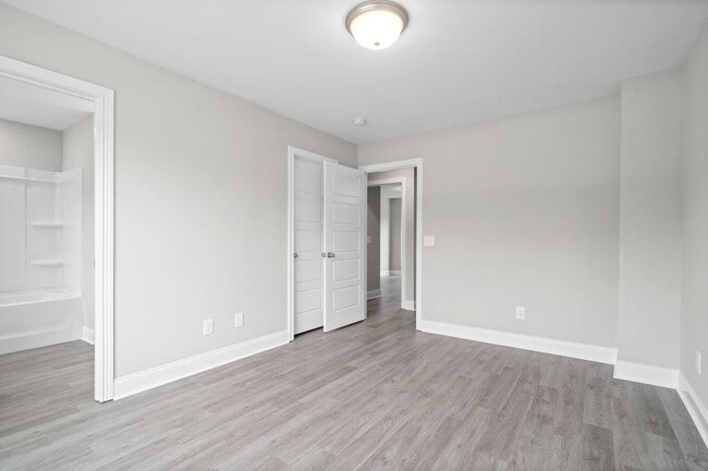 Building Photo - **COMING SOON** 3 BEDROOM HOME